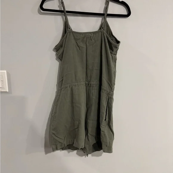 Romper - Picture 2 of 3